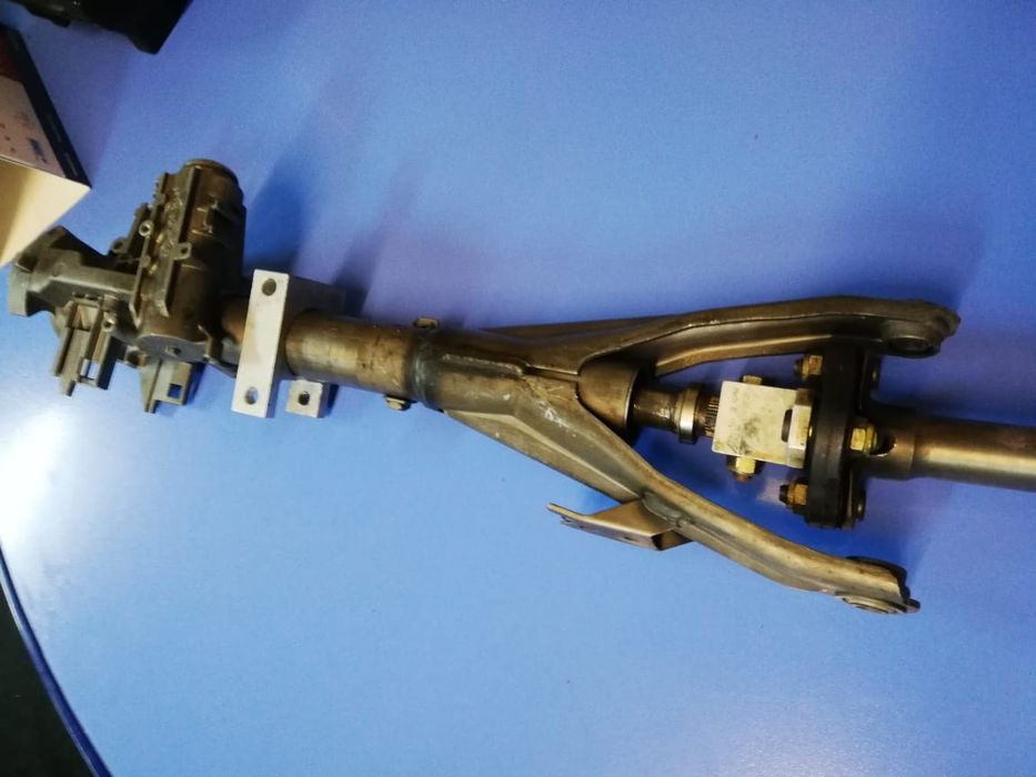 На BMW E32  750 Руливая колонка
