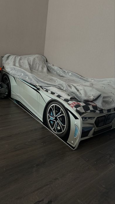 Детская кровать автомашина