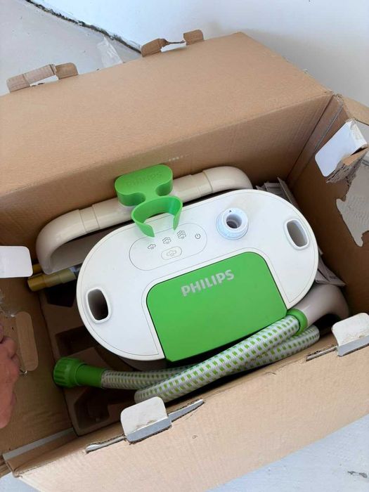 Вертикальный отпариватель для одежды Philips