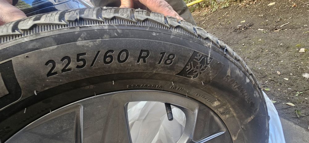 Vând roti de iarna  complete Ford