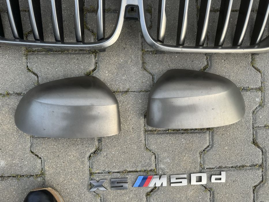 Оригинални Капаци за огледала предна решетка Бъбреци  за BMW X5 G05