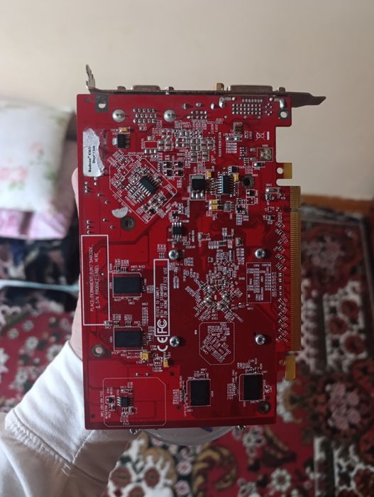 Video karta sotiladi