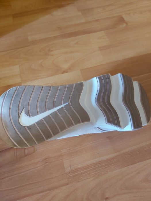 Adidași Nike damă
