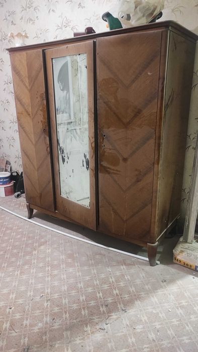 Шифоньер антиквариат бесплатно