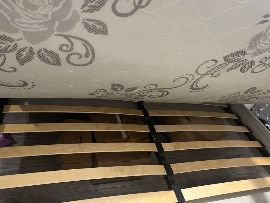 кровать двухспальная