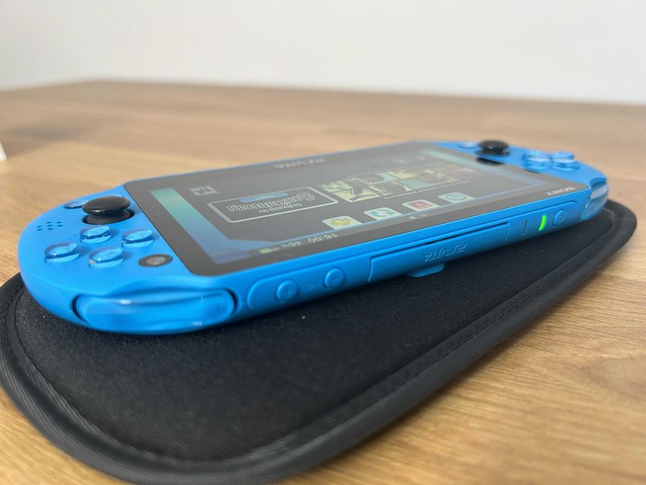 PS Vita Slim Aqua Blue modată — editie japoneza rara, 128GB