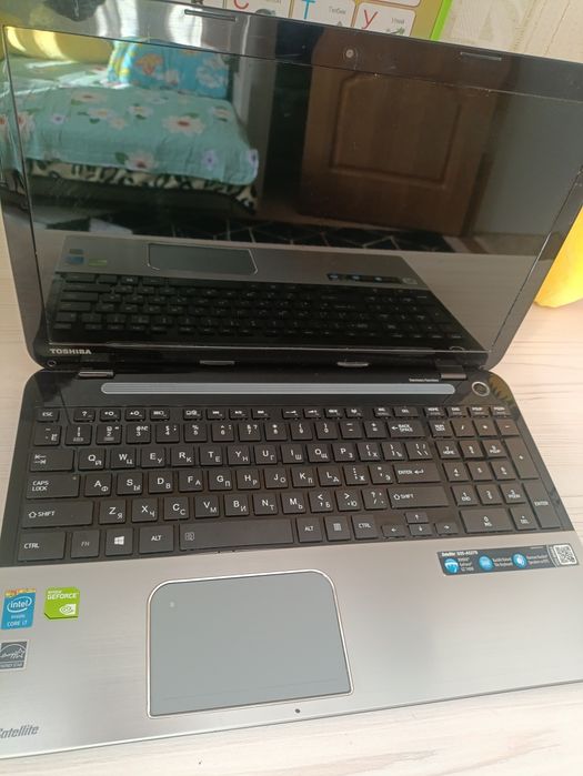Ноутбук Toshiba satellite s55