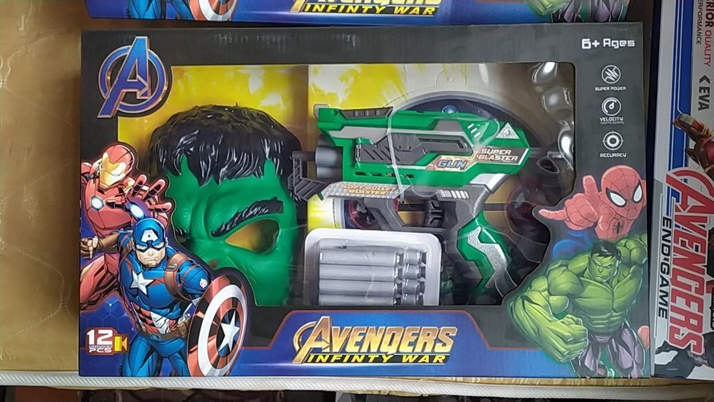 Акулы.Супергерои и их стреляющие аксессуары. Новые