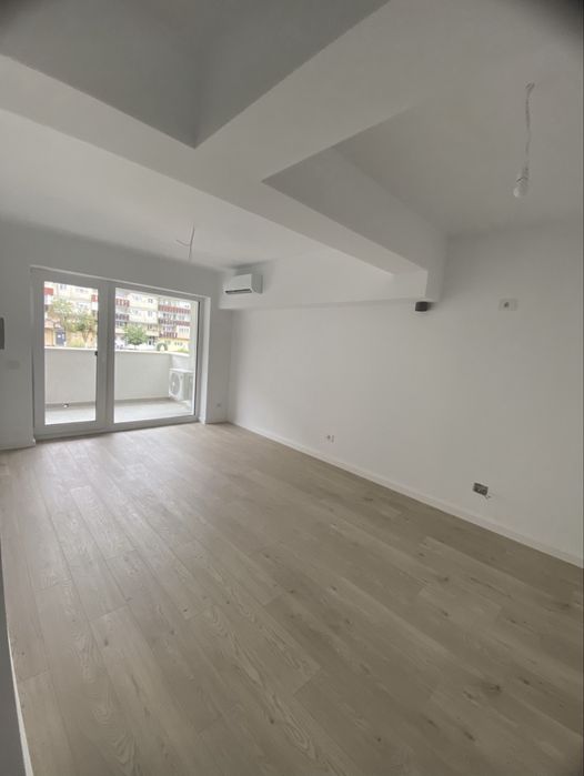 NOU ! 3 Camere, 2 Băi COMPLET FINISAT în Nufarul !!