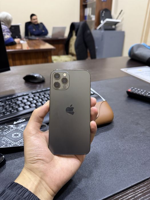 iPhone 12 pro,256gb, 100 emkost alishgan (uselinniy), ekran alishgan