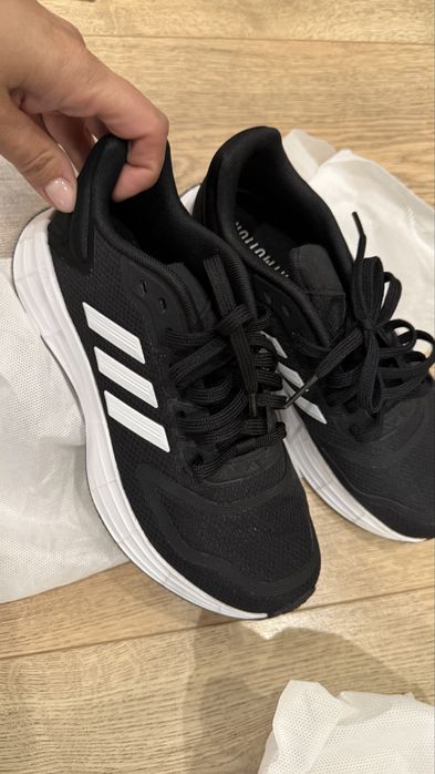 Кросовки adidas 36 размер.