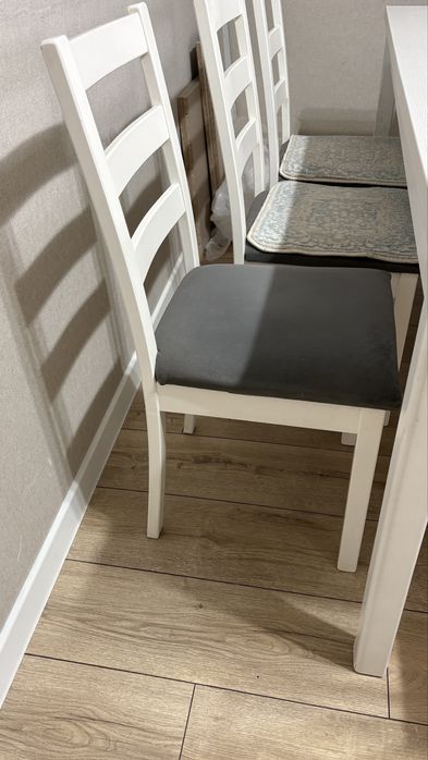 Продам стол и 8 стульев