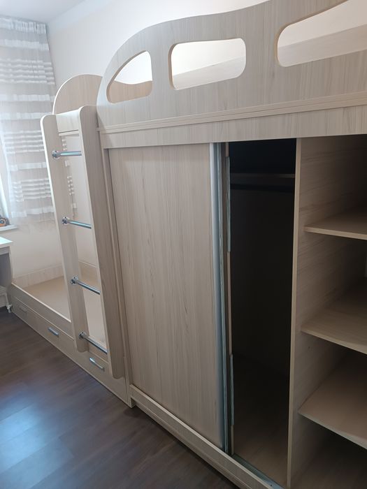 Bolalar xonasi uchun 2 qavatli kravat