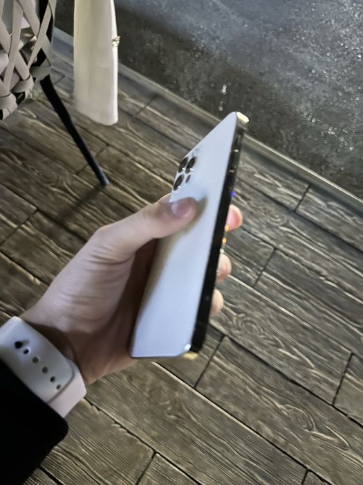 Продам айфон 12 про