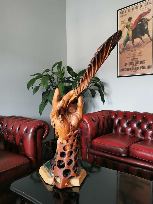 ,, Inspirația" sculptură în lemn. Artist contemporan