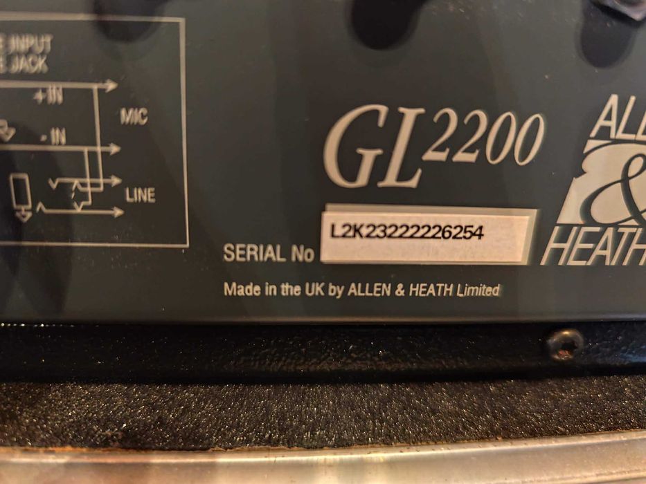 Смесителен пулт ALLEN HEATH GL 2200-32/4/2 + кейс