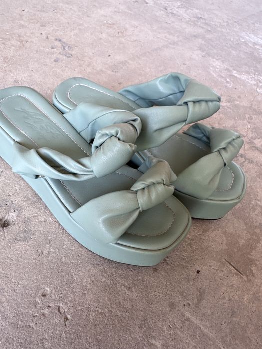 Продается обувь