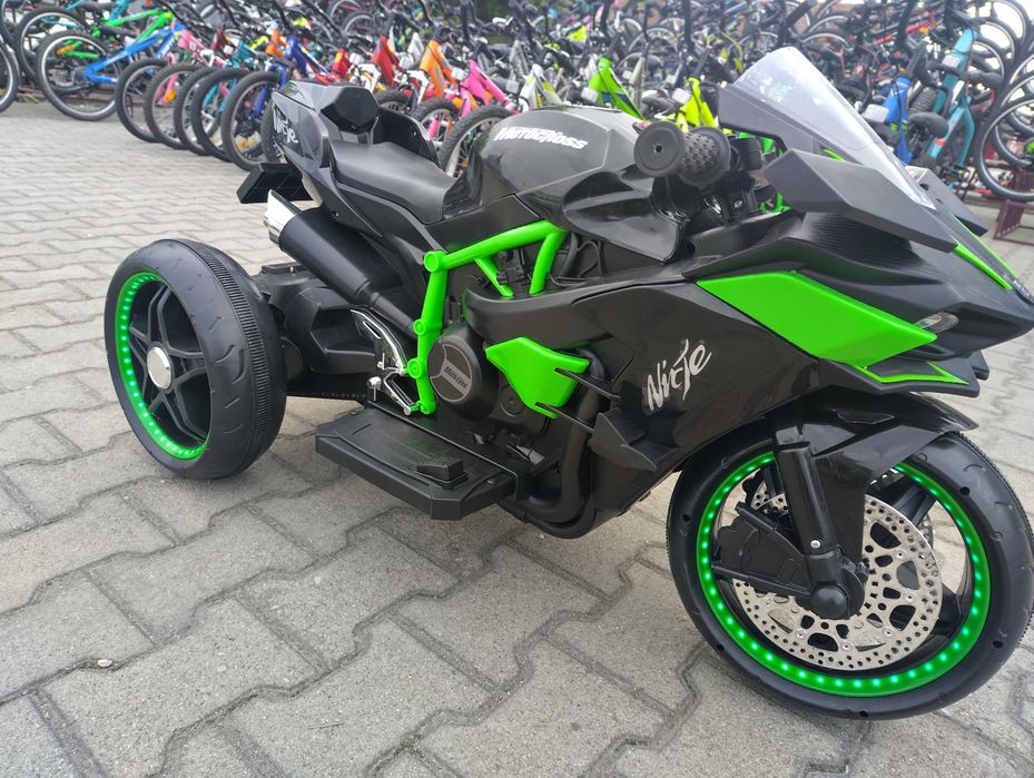KAWASAKI акумулаторен мотор NINJA черен
