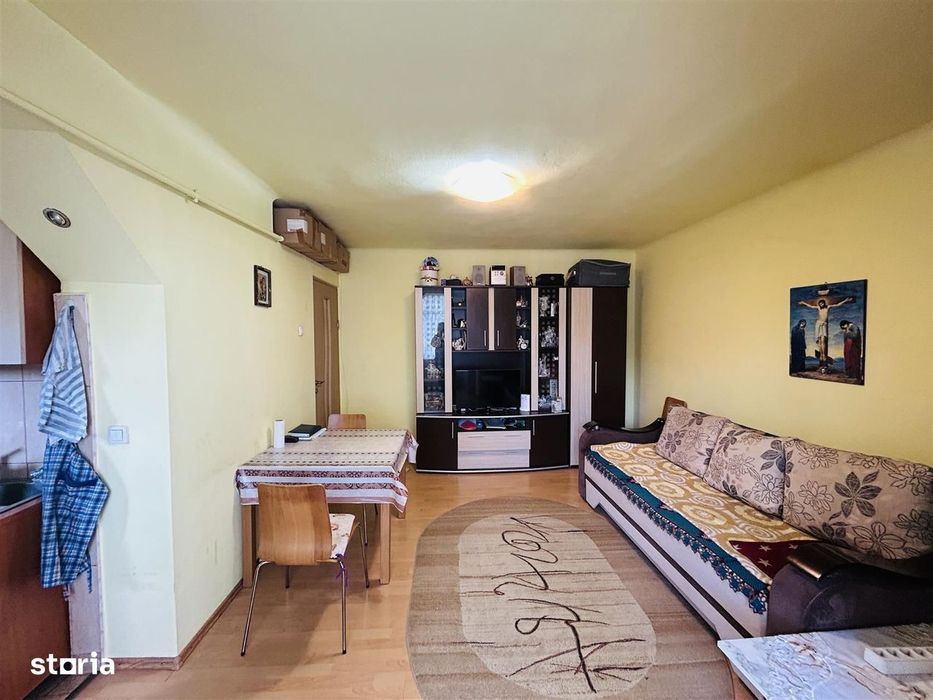 Garsoniera de vanzare, 27 mp, mobilata si utilata – Terezian