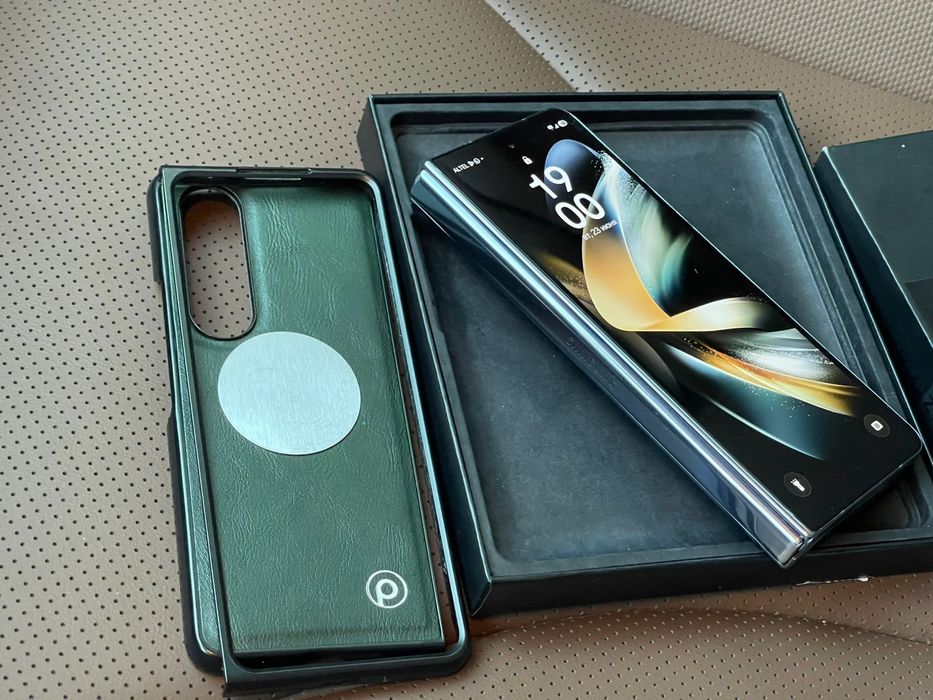 Samsung galaxy Z Fold 4