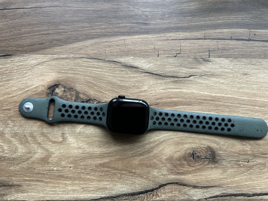 Apple Watch Series 10 (42mm, GPS) – Ca NOU + BONUS Curea Nike (Baterie 100%)