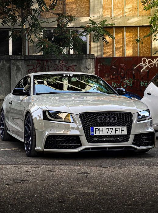 Suport numar magnetic grila fagure Audi RS