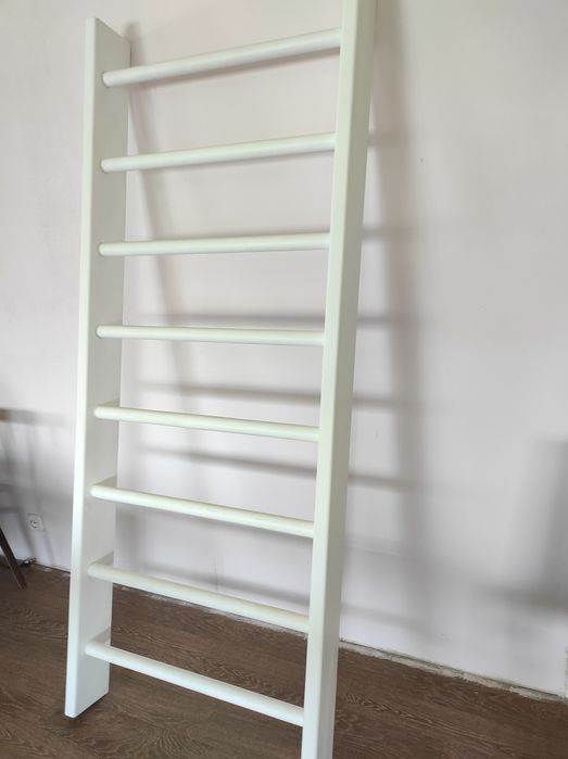 Продаю шведскую лестницу.