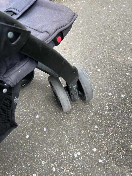 Carucior dublu pentru gemeni sau frati