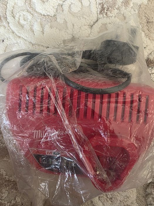 Gresor Pompa de gresat milwaukee m12  M12 GG ca noua