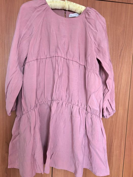 Рокля на ZARA За момиче.