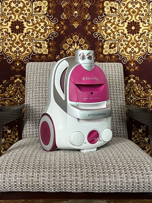 Пылесос Electrolux ZTI7610