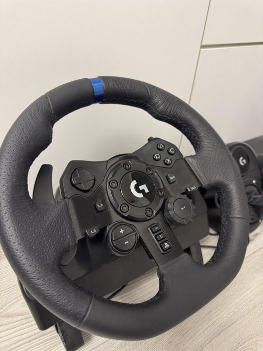 De  vânzare volan, pedale și schimbător Logitech pentru Ps4/Ps5