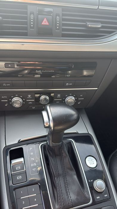 Vând Audi a6 c7 mașina e adusa pe roti din germania