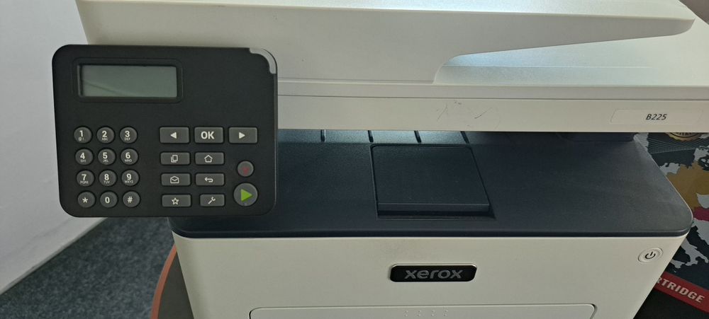 Imprimanta multifunctionala Xerox B225 + drum 12000 pg nou