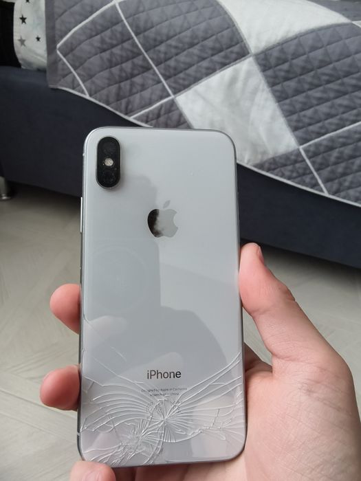 продаю айфон x б/y