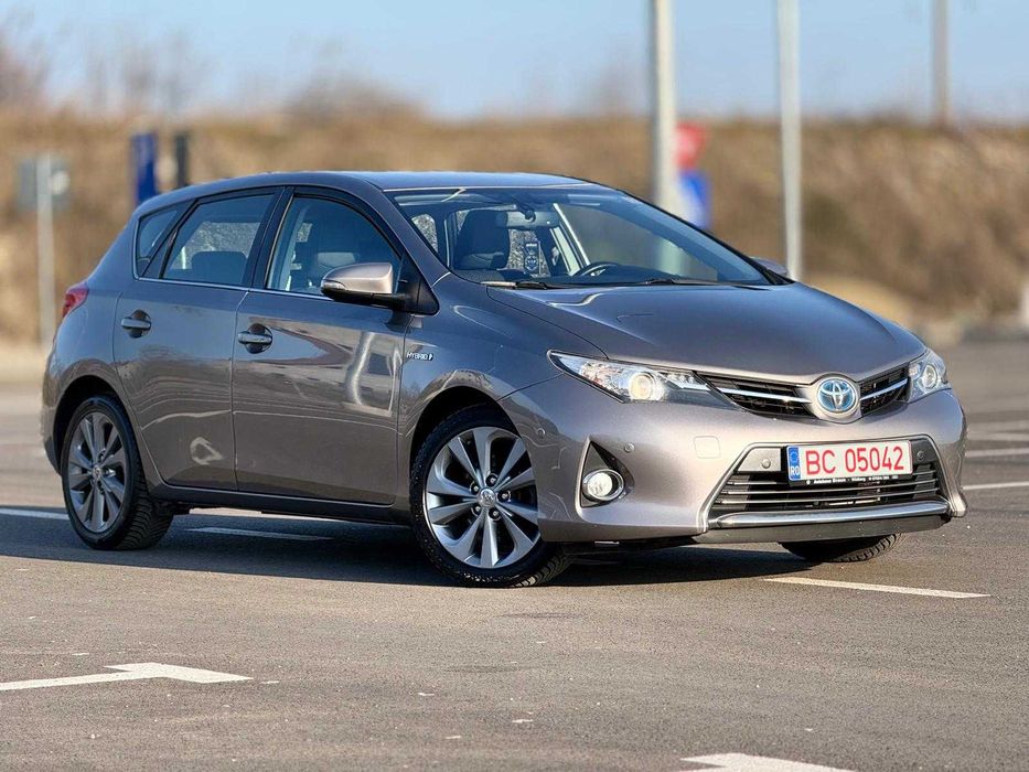 Toyota Auris Hybrid !!!