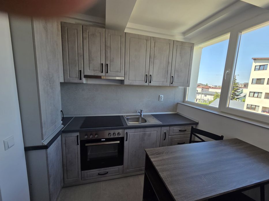 Garsonieră în bloc nou, prima închiriere, loc de parcare, 7 min de metrou Dimitrie Leonida
Complet mobilată și utilată, centrală proprie, aer c