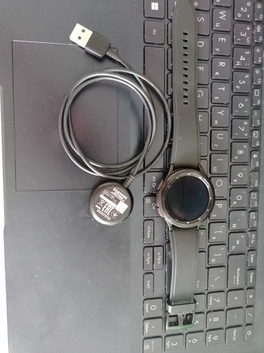 продам смарт часы самсунг watch 4