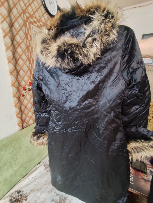 Продам зимние куртки