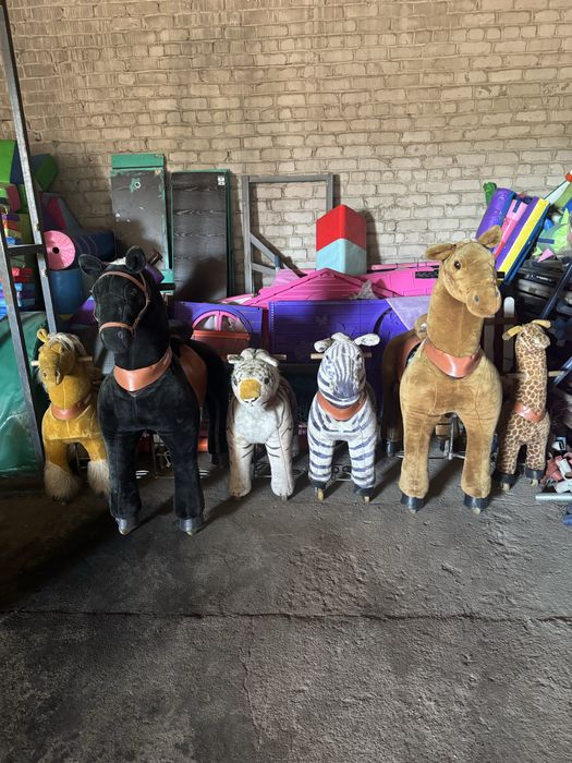 Лошадки механически сами едут