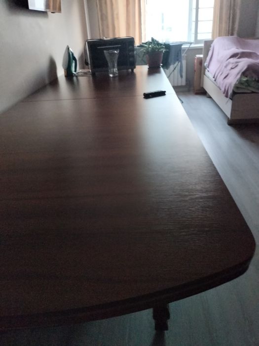 Стол для гостиной.