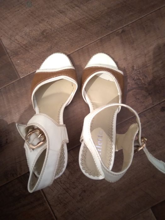 Босоножки.На платформе.Размер 35-36.