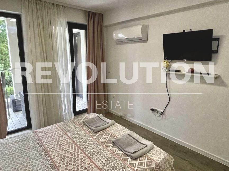 Дава се под наем Двустаен апартамент в Варна, Бриз - 65 кв.м за 847.62 € - Снимка #4