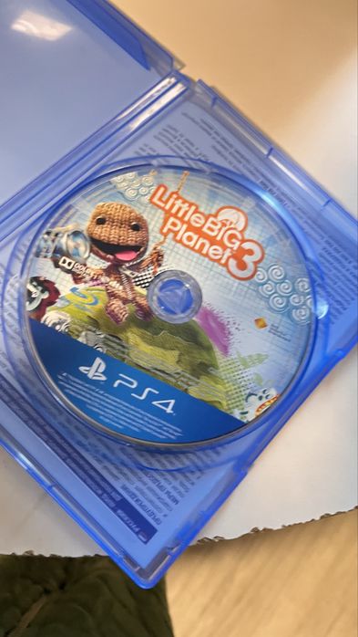 Срочно продам игру на сони пс 4