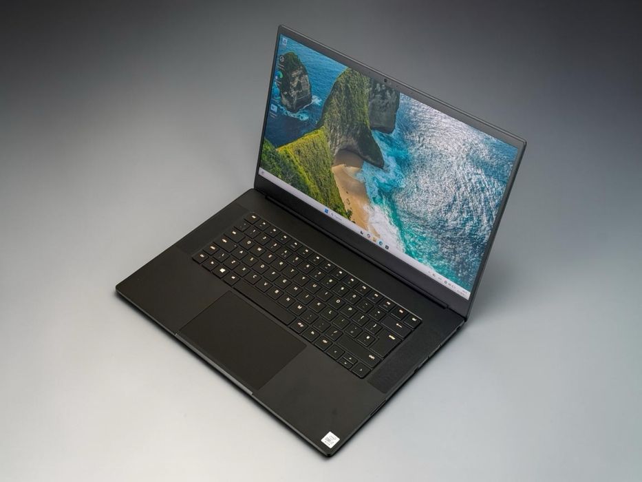 Razer Blade 15" 360Hz i7-10875H 16GB RAM 512GB SSD NVIDIA RTX 3070 8GB