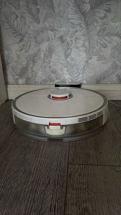 Робот пылесос Roboroc