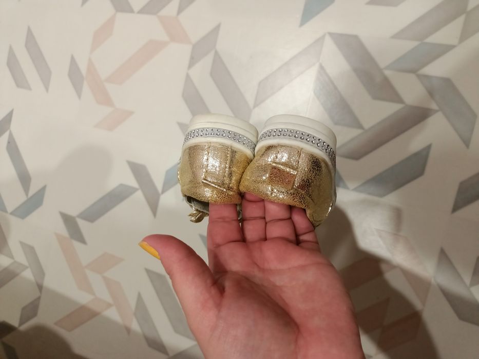 Продам новые детские макасы