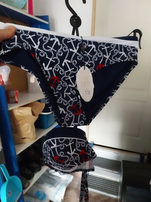 Vand costume de baie