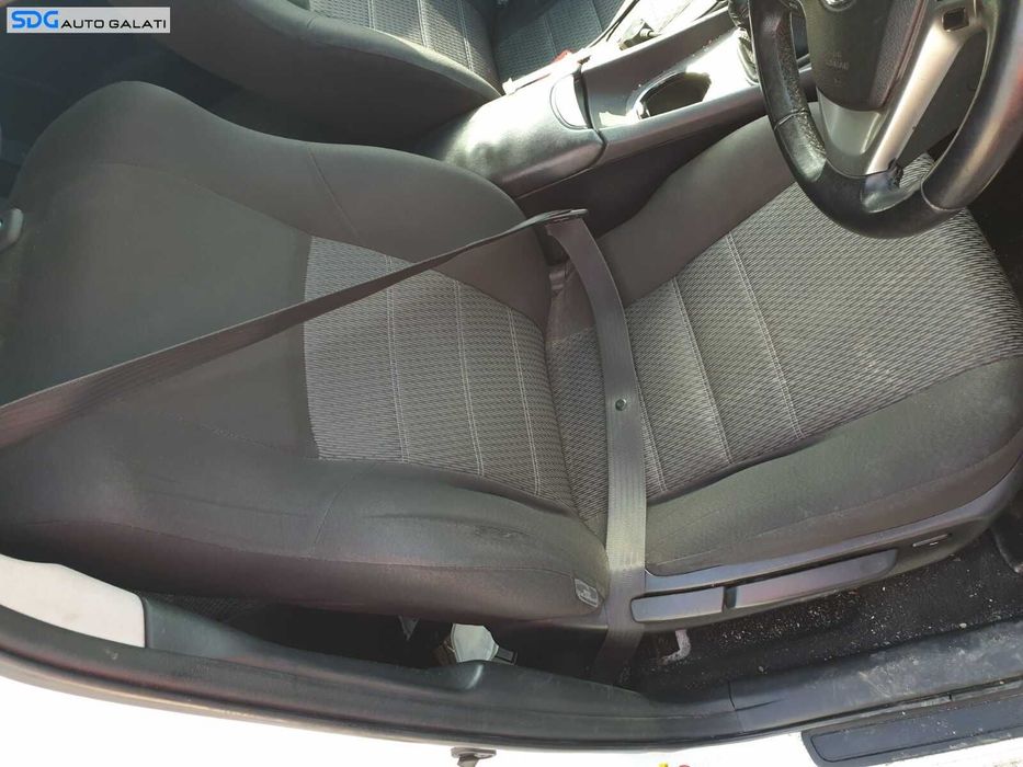 Scaun Textil Fara Incalzire Dreata Fata Pasager Toyota Avensis 3 Facelift T27 2009 - 2018