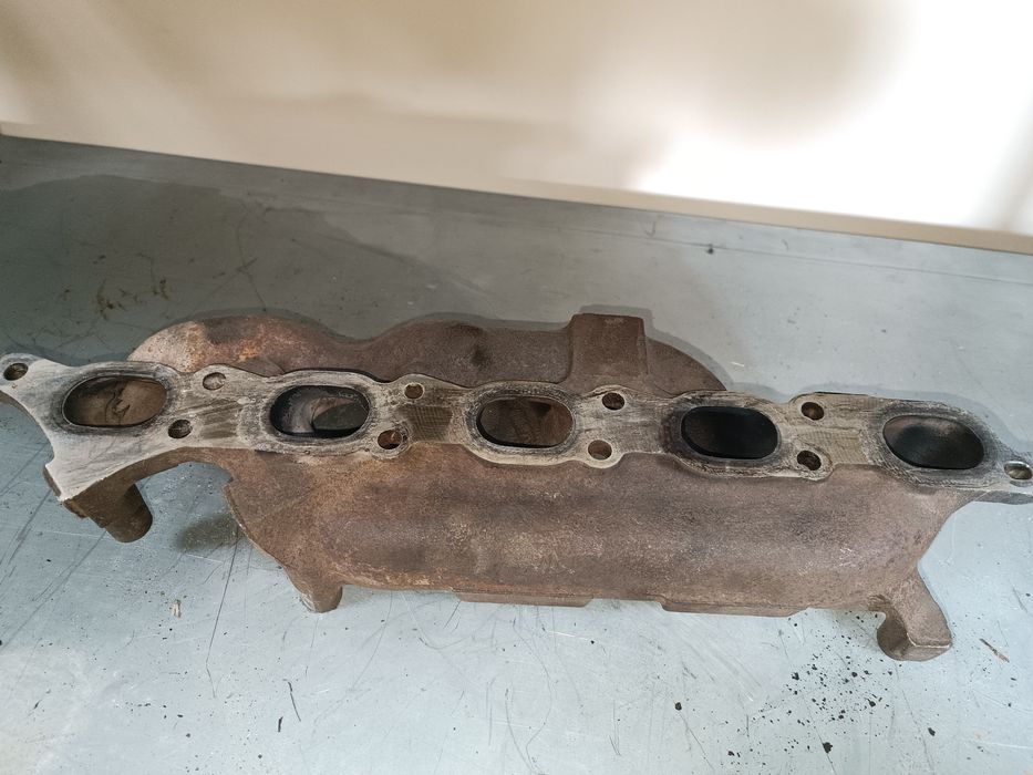 Колектор за Volvo XC70, 2.4T, 2001г.